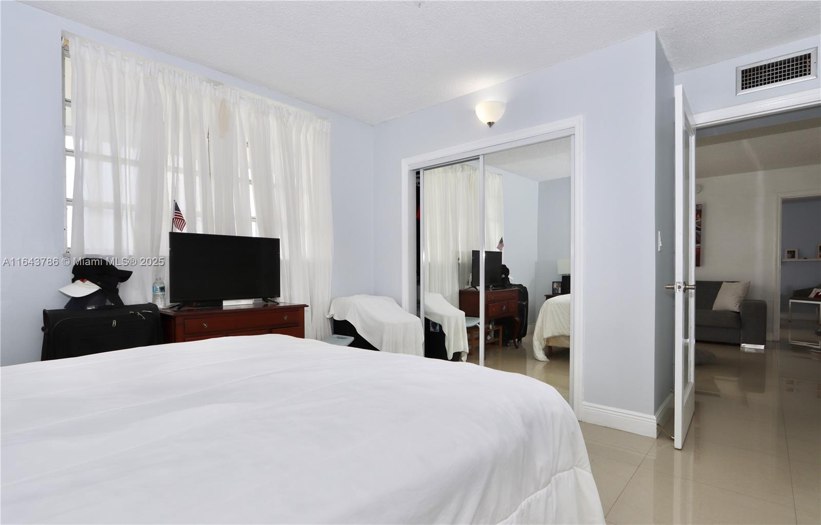 2930 Point East Dr #E408, Aventura, Florida image 28