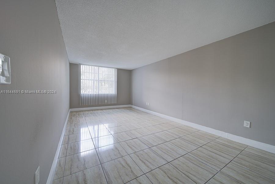 498 NW 165th St Rd D206