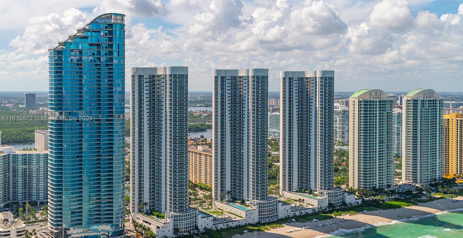 Apartamento à Venda em Sunny Isles Beach, FL