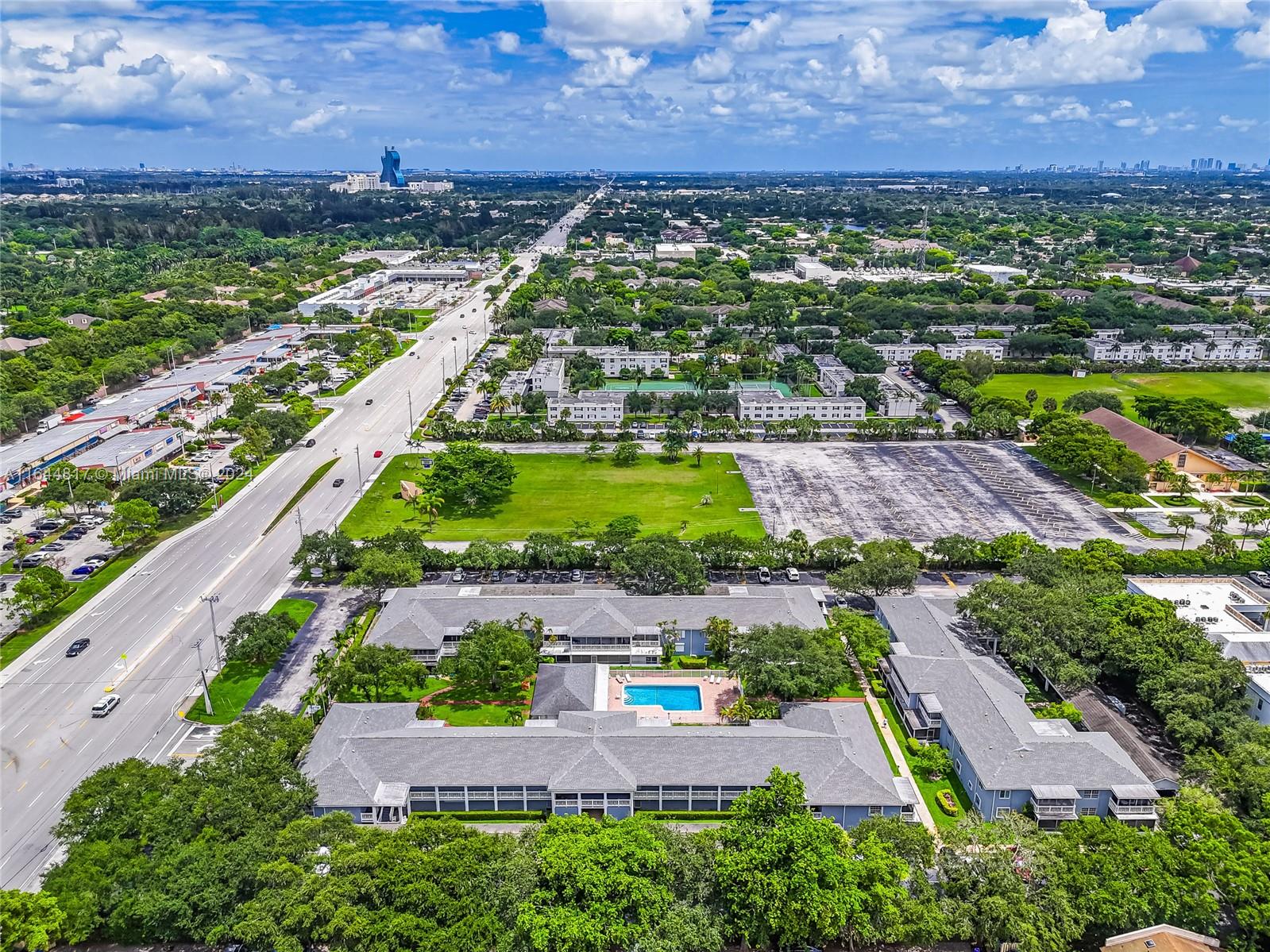 7556 Stirling Rd #221, Davie, Florida image 29