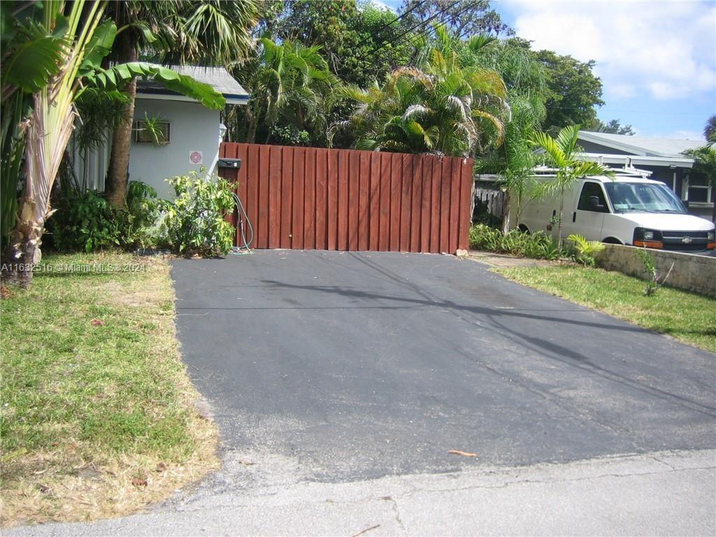 2308 NW 3rd Ave, Wilton Manors, Florida image 22