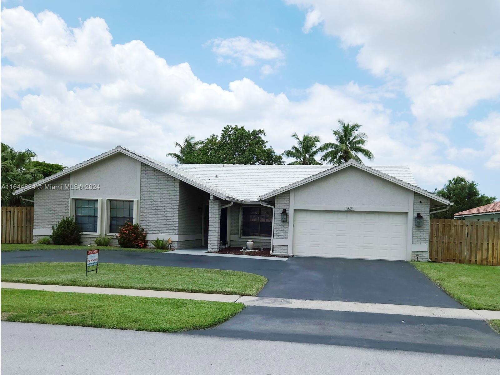 1621 NW 99th Ave, Plantation, Florida image 2