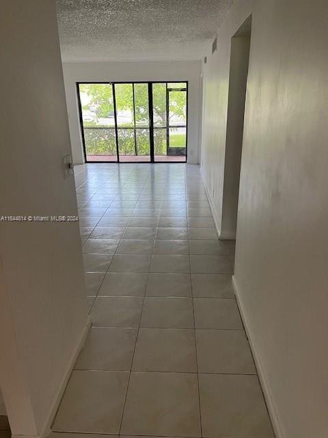 2318 S Cypress Bend Dr #125, Pompano Beach, Florida image 4