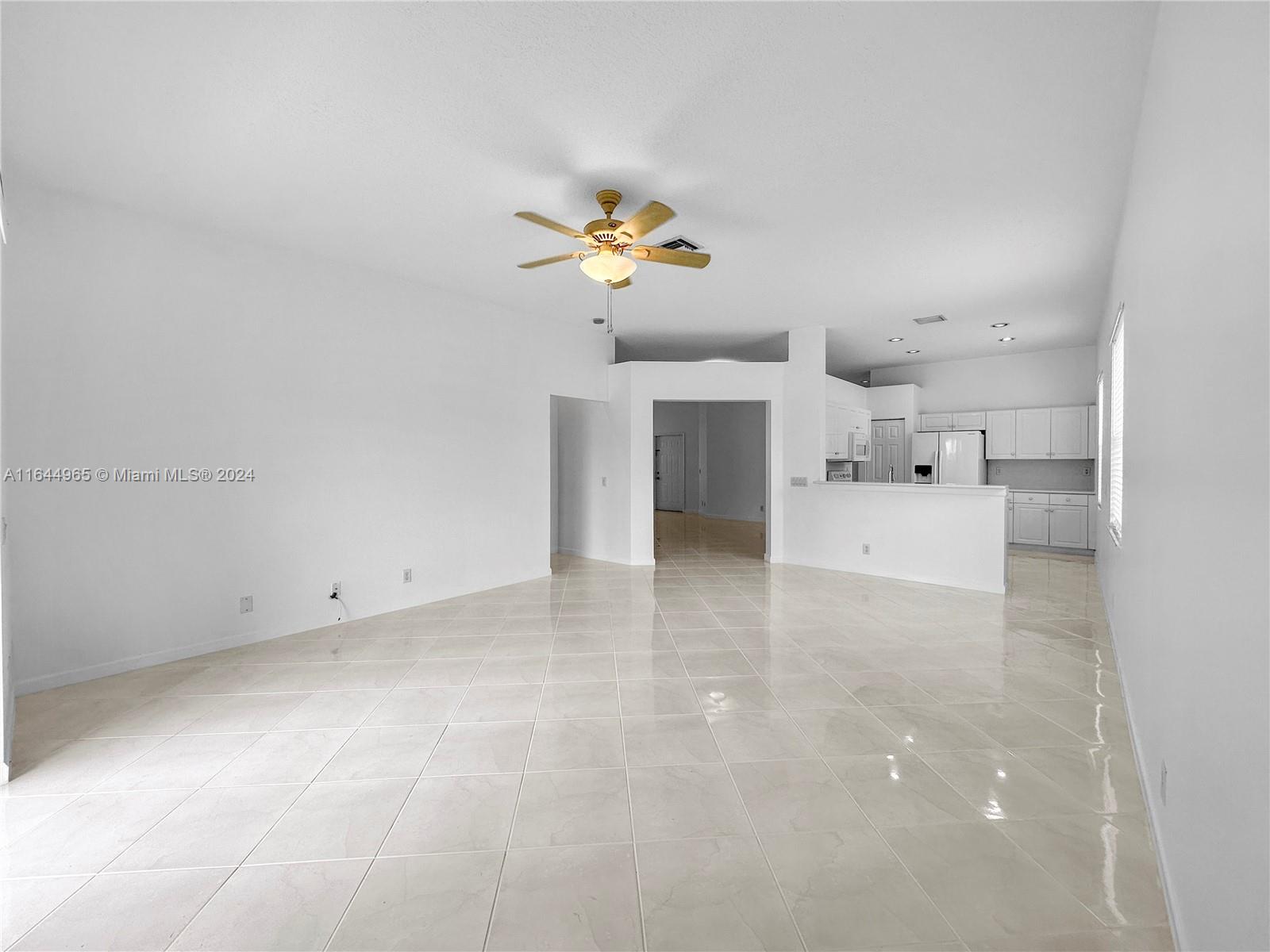 1022 Bluewood Ter, Weston, Florida image 12