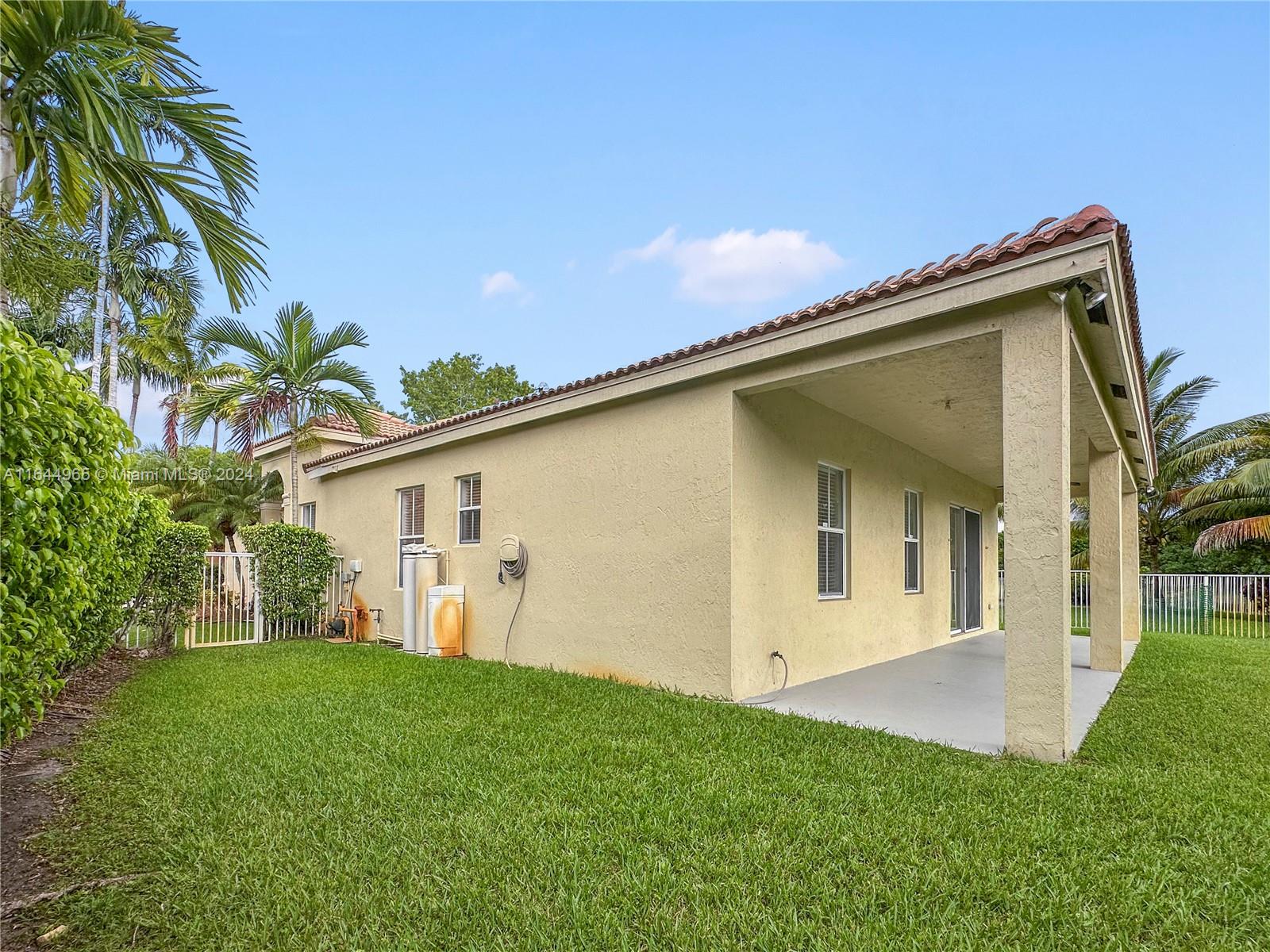 1022 Bluewood Ter, Weston, Florida image 44