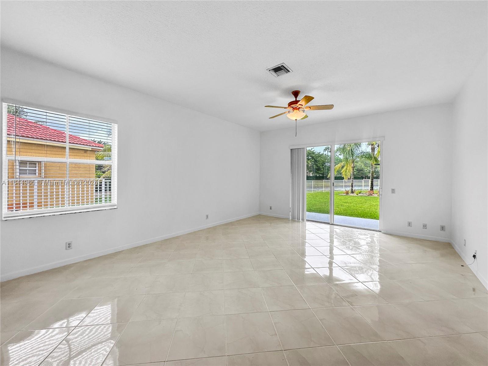 1022 Bluewood Ter, Weston, Florida image 9