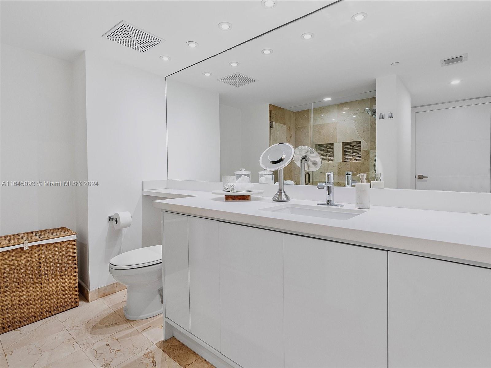 2101 Brickell Ave #1801, Miami FL 33129