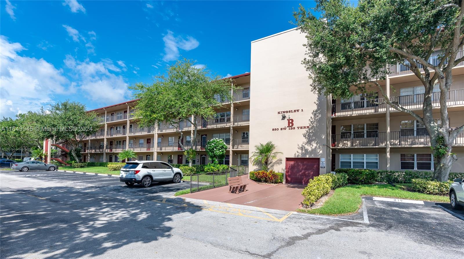 850 SW 133rd Ter #112B, Pembroke Pines, Florida image 15