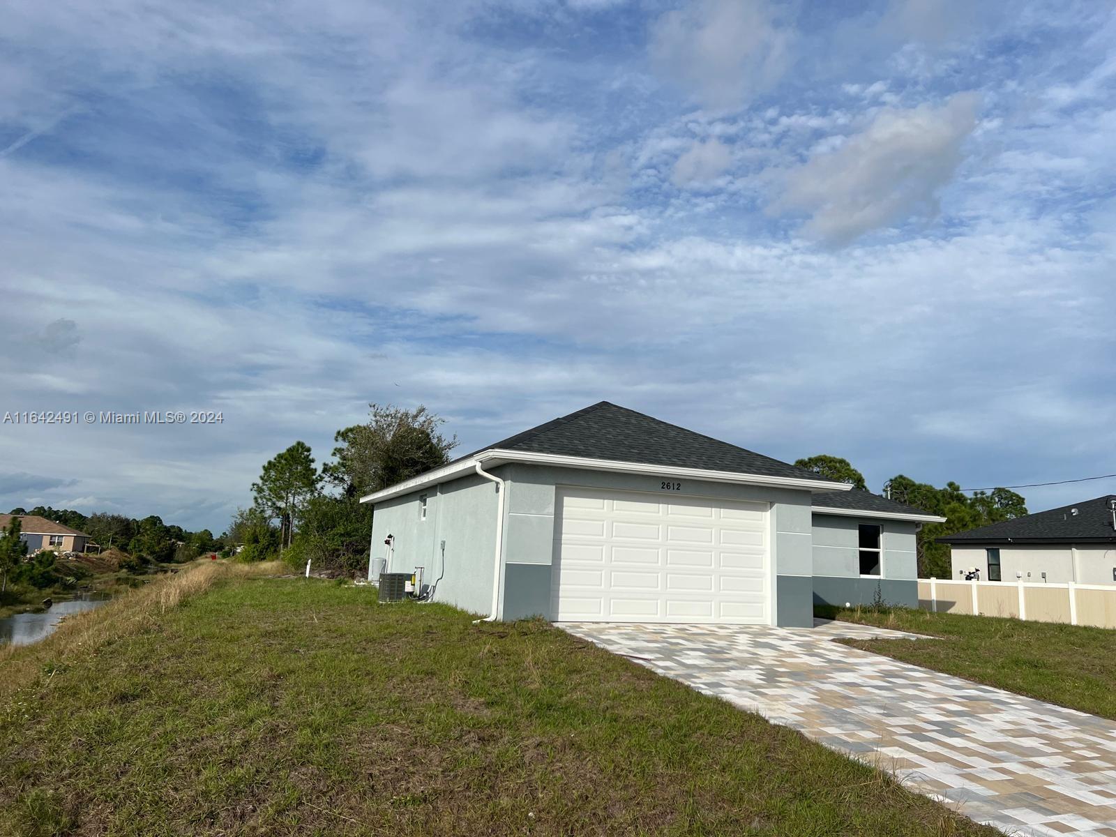 2927 SW 19th St Sw, Lehigh Acres, Florida image 3