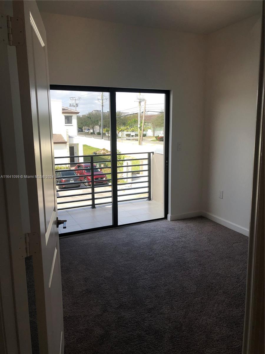 Listing Photo 14
