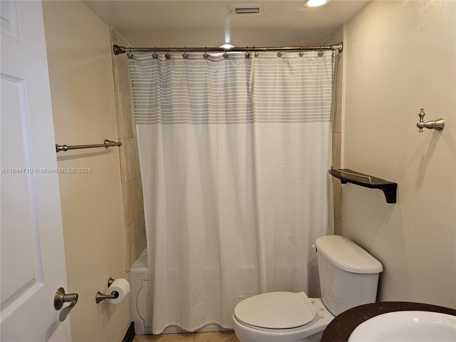 Listing Photo 16