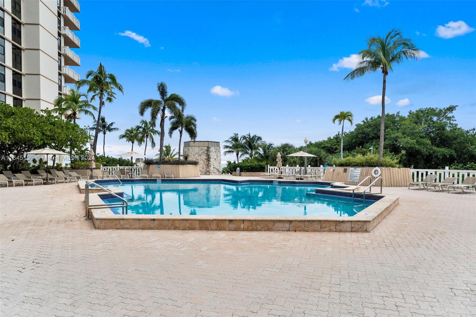 1121 Crandon Blvd #E503, Key Biscayne, Florida image 31