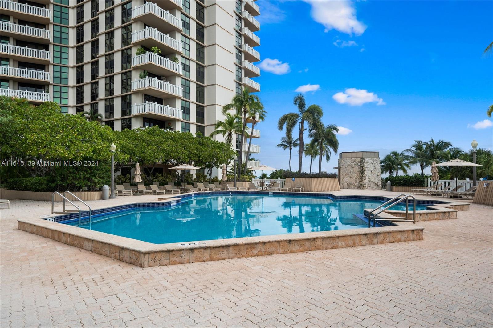 1121 Crandon Blvd #E503, Key Biscayne, Florida image 32