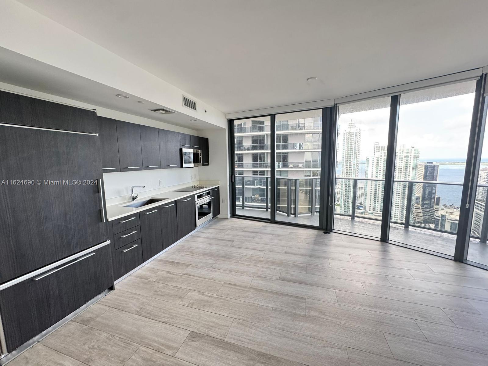 Apartamento para Alugar em Miami, FL