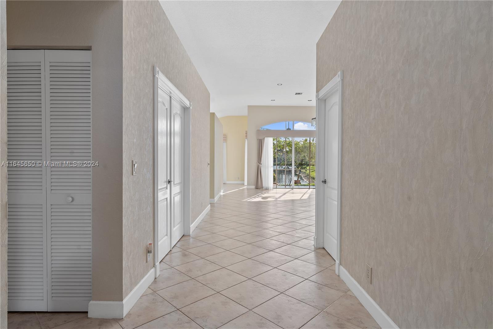 7580 NW 87th Way, Tamarac, Florida image 3