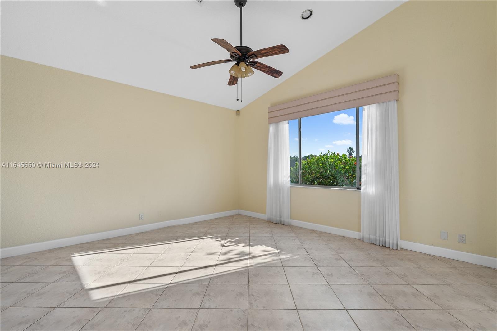 7580 NW 87th Way, Tamarac, Florida image 7