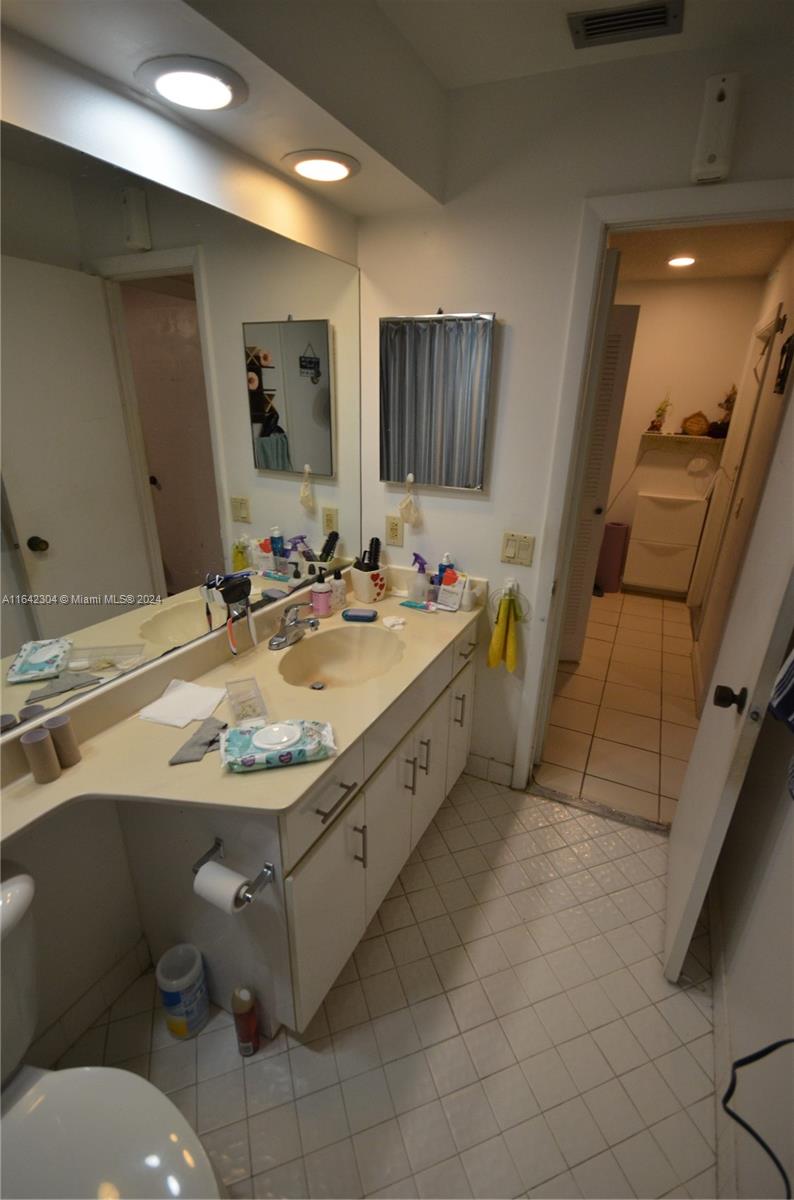 Residential, Miami, Florida image 17