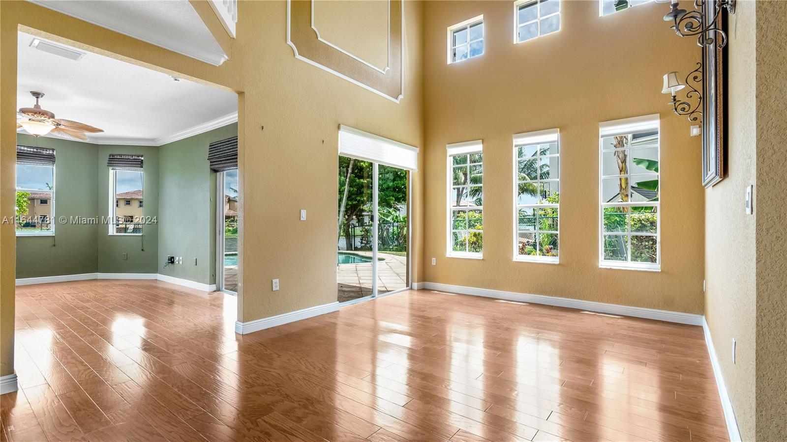 Listing Photo 12