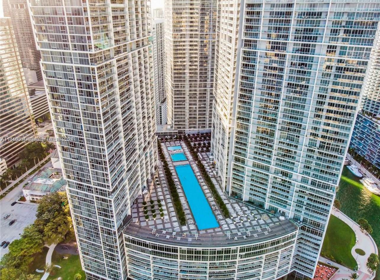 OWNER IS OPEN TO DOING 3-6 MONTHS AT A TIME. IMMACULATE UNIT WITH MARVELOUS VIEWS IN THE ICON BRICKELL. UNIT IS FULLY FURNISHED AND EQUIPPED. ENJOY RESORT STYLE AMENITIES SUCH AS WATERFRONT DECK POOL WITH SERVICE, OVERLOOKING BISCAYNE BAY AND THE OCEAN AND A 5-STAR RESORT SPA. RELAXATION AREAS, WHIRLPOOL TUBS, COLD PLIUNGE POOL, STEAM ROOMS, SUANAS, THEATER ROOM. ENJOY UPSCALE RESTAURANTS, WALKING DISTANCE TO SHOPPING AND THE NIGHTLIFE THE CITY HAS TO OFFER.