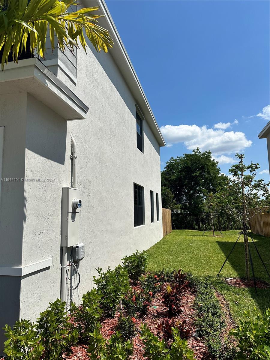 380 NE 12th St, Florida City, Florida image 3