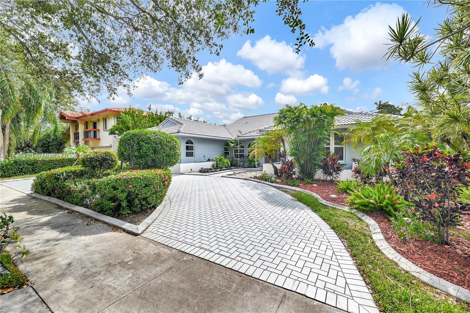 16818 NW 82nd Ct, Miami Lakes, Florida image 1