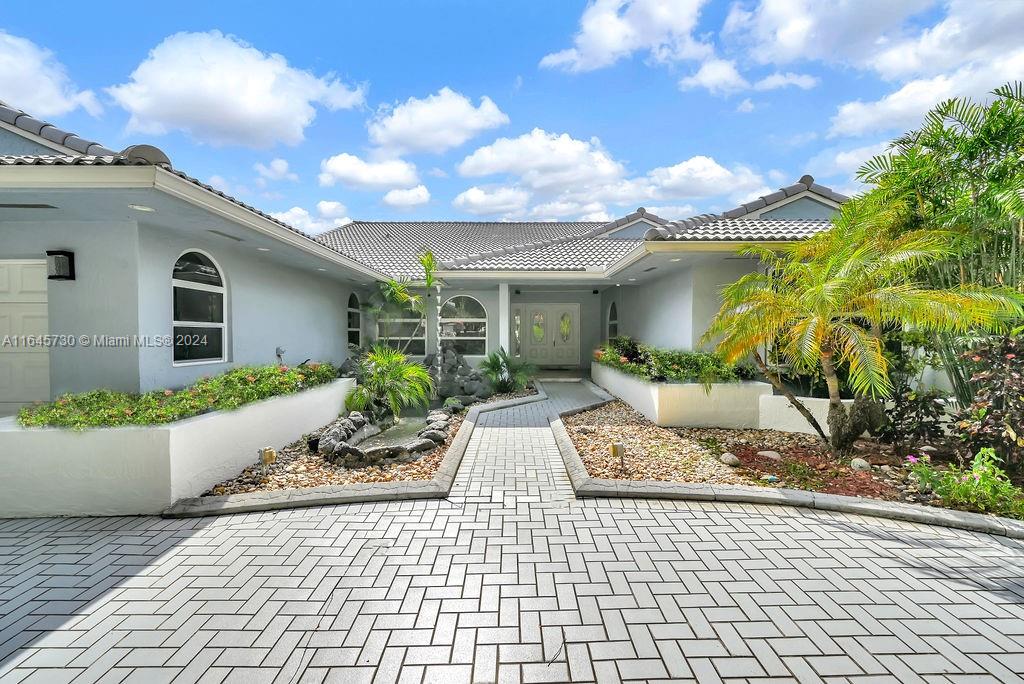 16818 NW 82nd Ct, Miami Lakes, Florida image 3