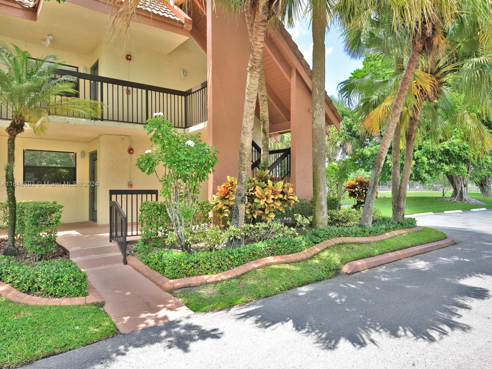 1711 Hammock Blvd #106, Coconut Creek, Florida image 4