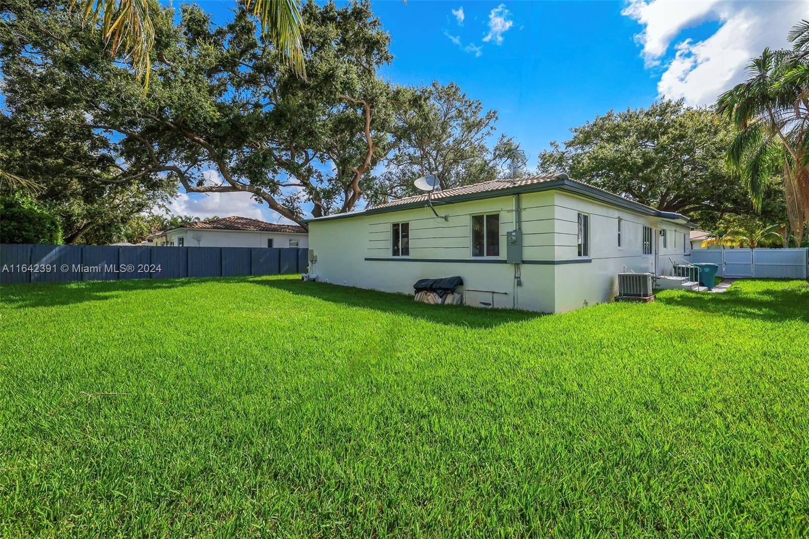 11102 NE 9th Ct, Biscayne Park, Florida image 37