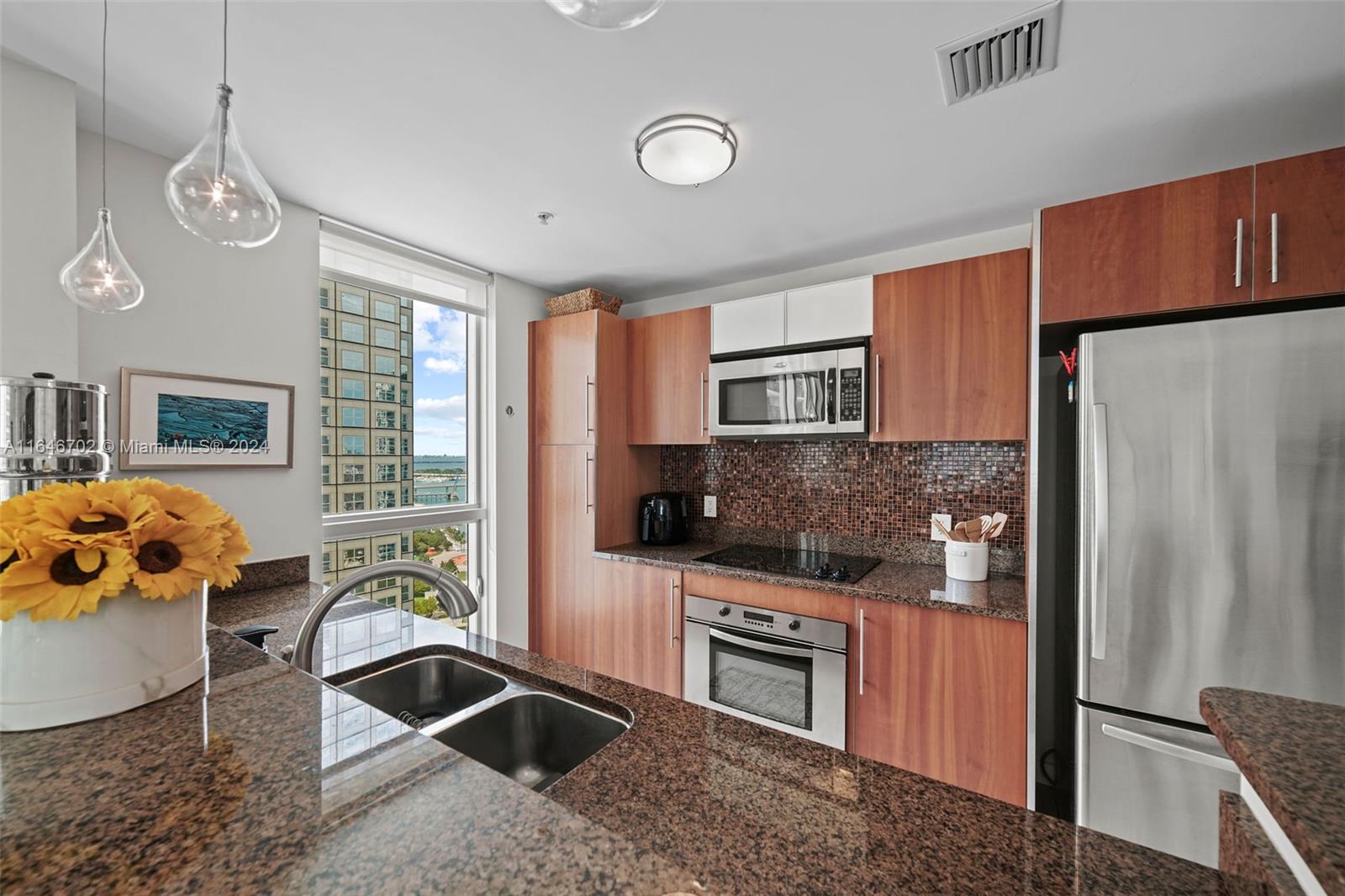 300 S Biscayne Blvd #2501, Miami FL 33131