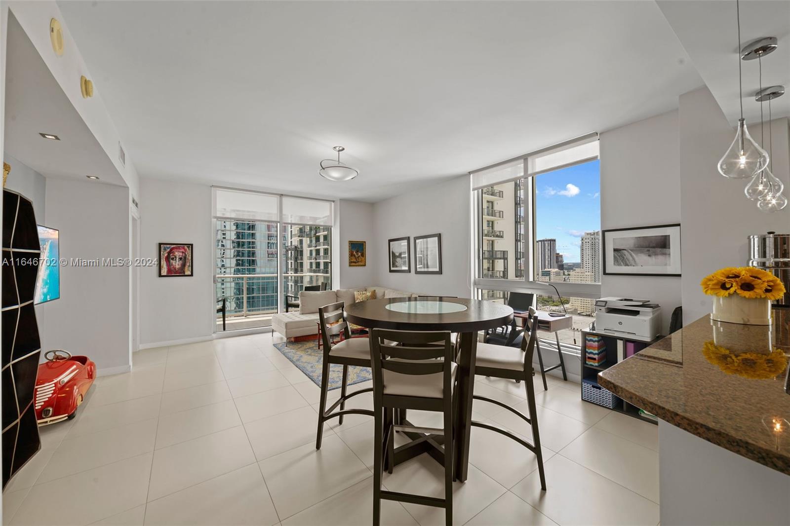 300 S Biscayne Blvd #2501, Miami FL 33131