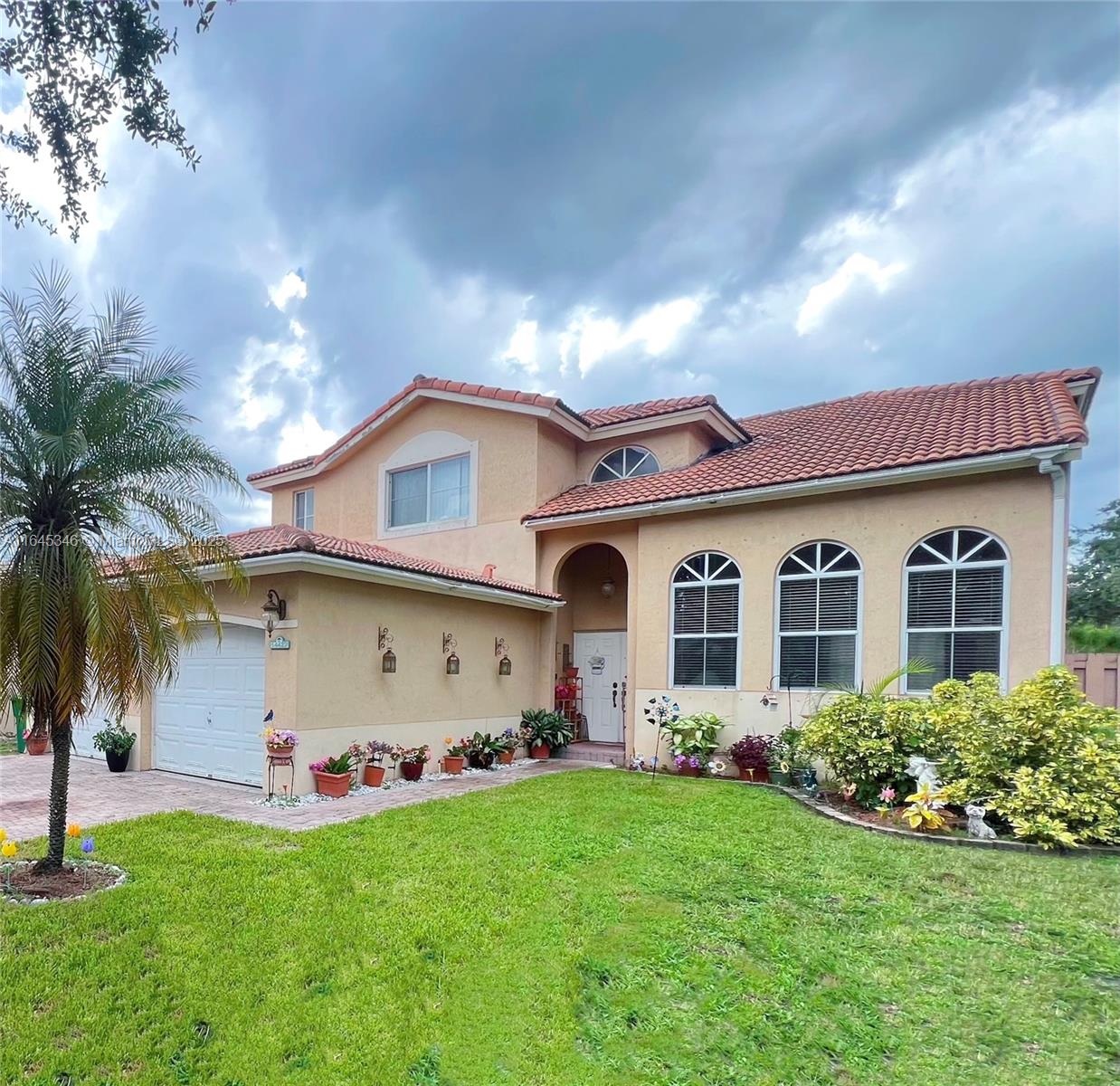 14422 N Royal Cove Cir, Davie, Florida image 2