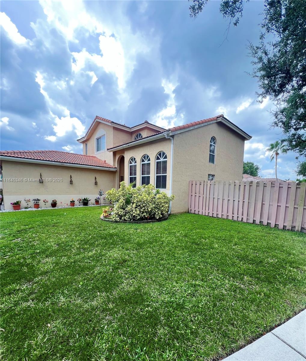 14422 N Royal Cove Cir, Davie, Florida image 3