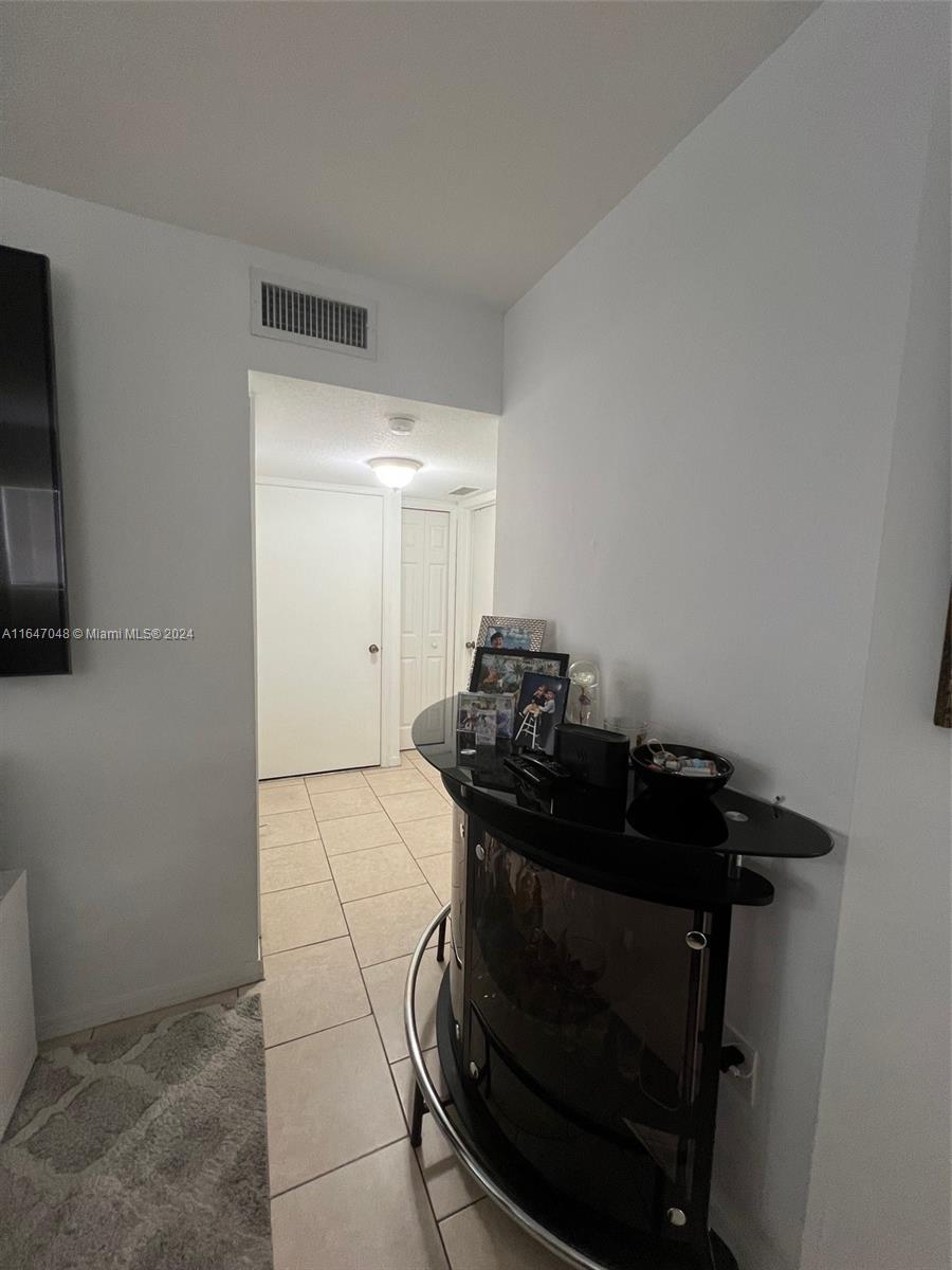 3395 NE 9th St 101