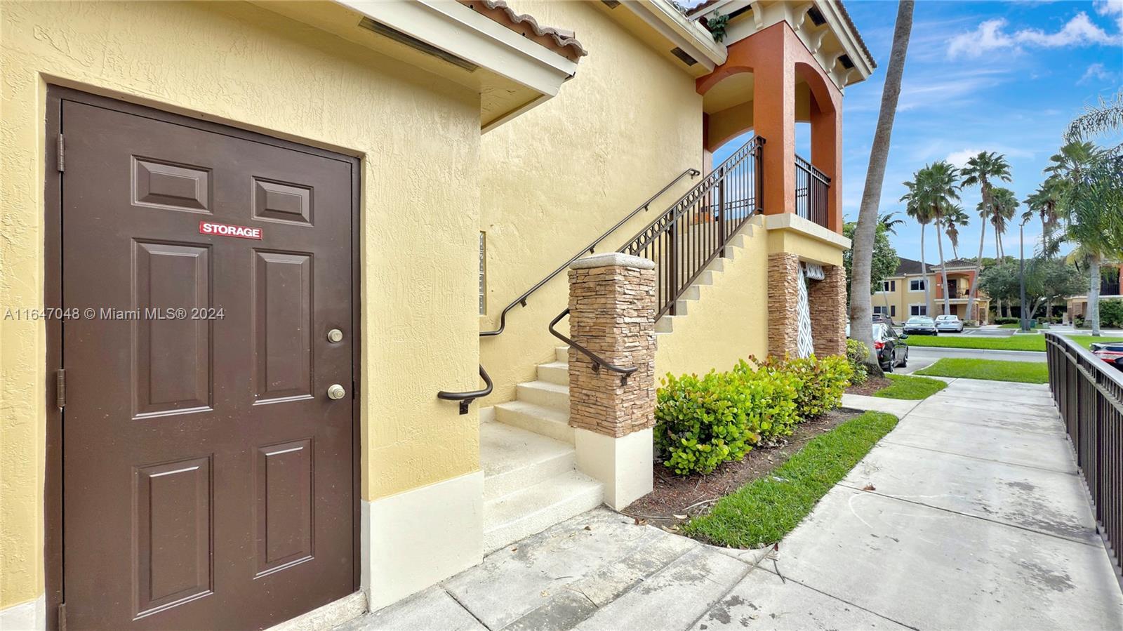 3395 NE 9th St 101