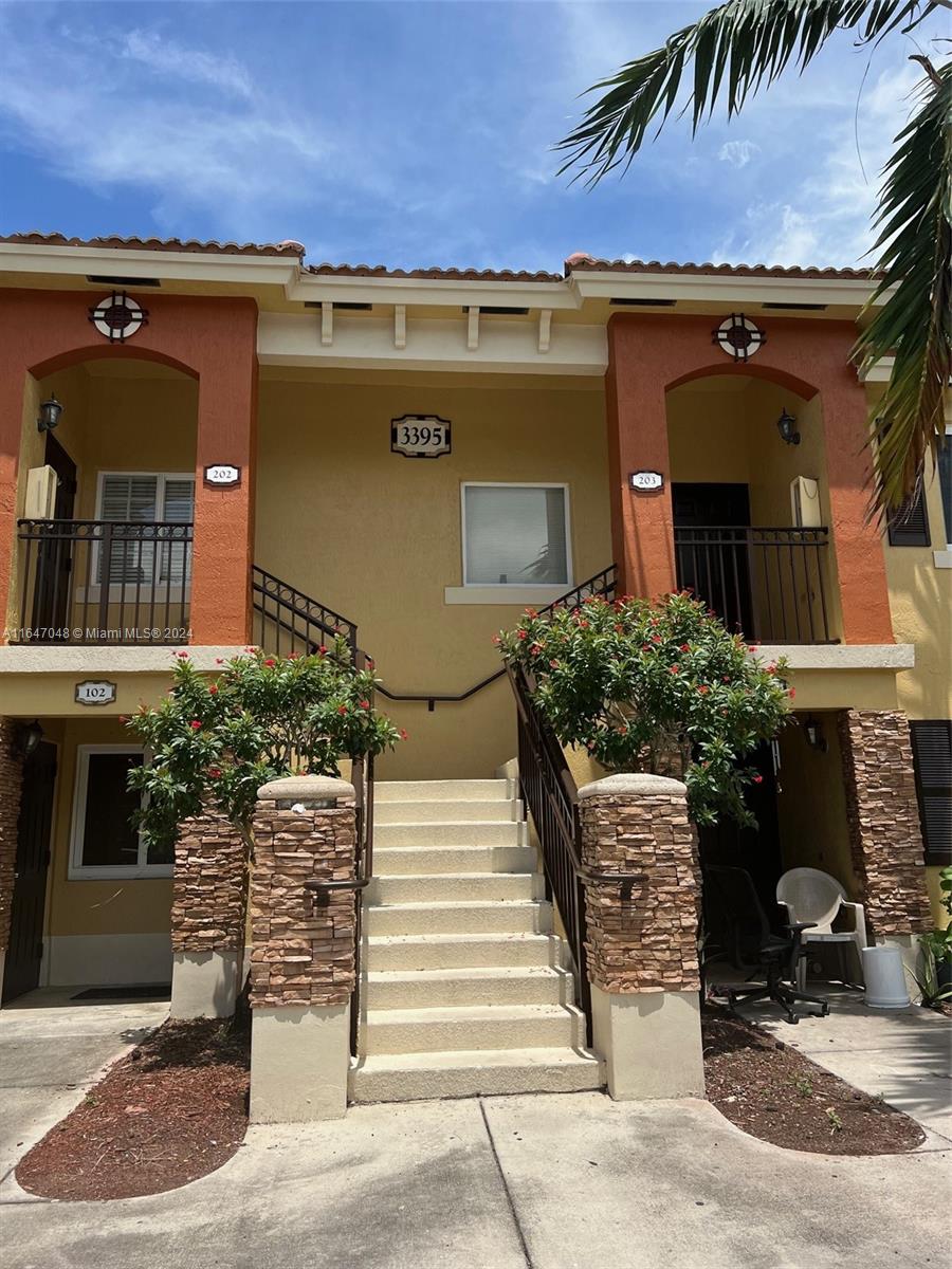 3395 NE 9th St 101