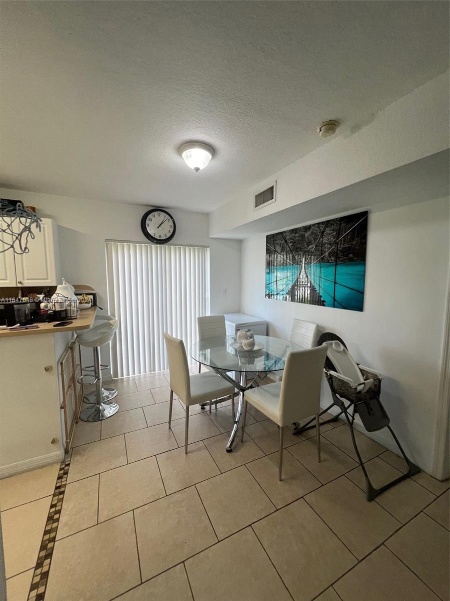 3395 NE 9th St 101