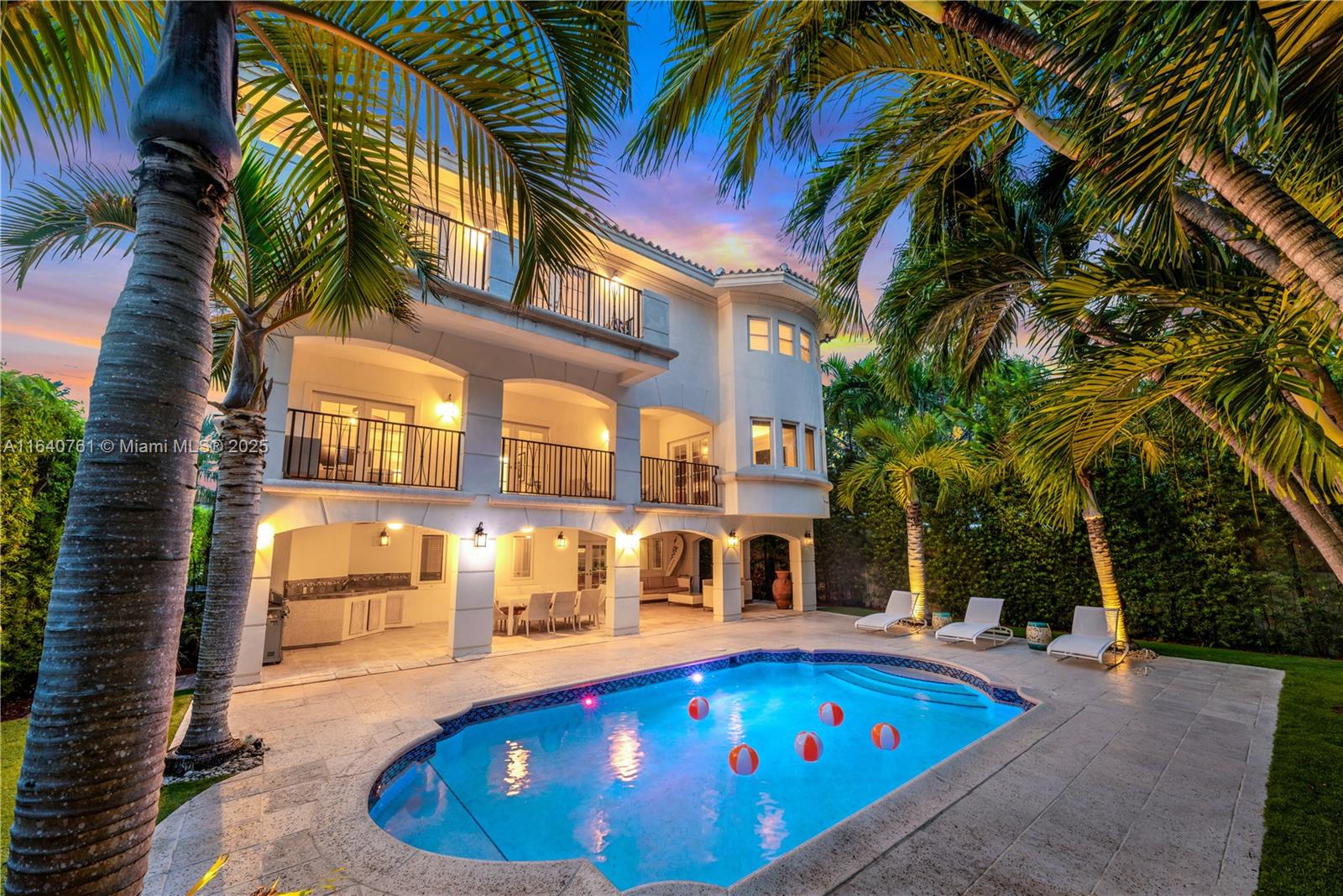 3061 N Bay Rd, Miami Beach, Florida image 2