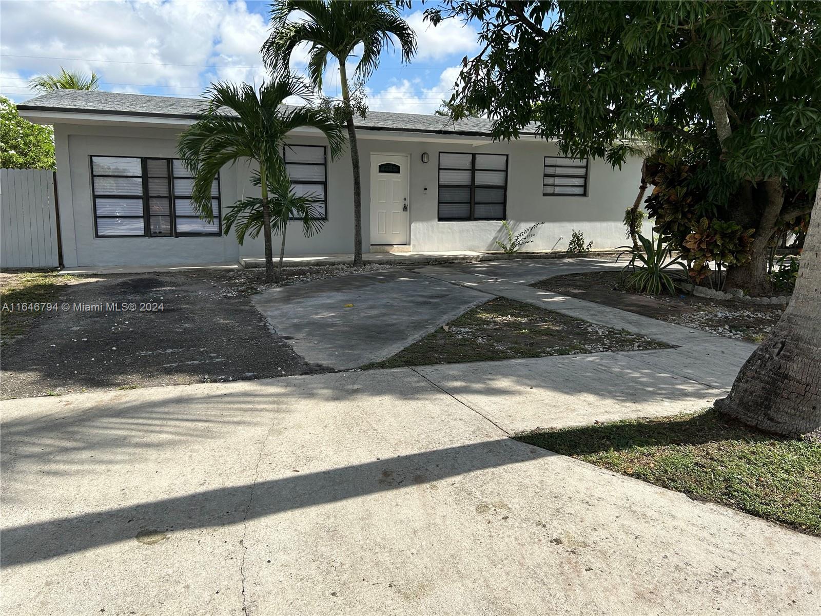 735 W 73rd Pl, Hialeah, Florida image 1