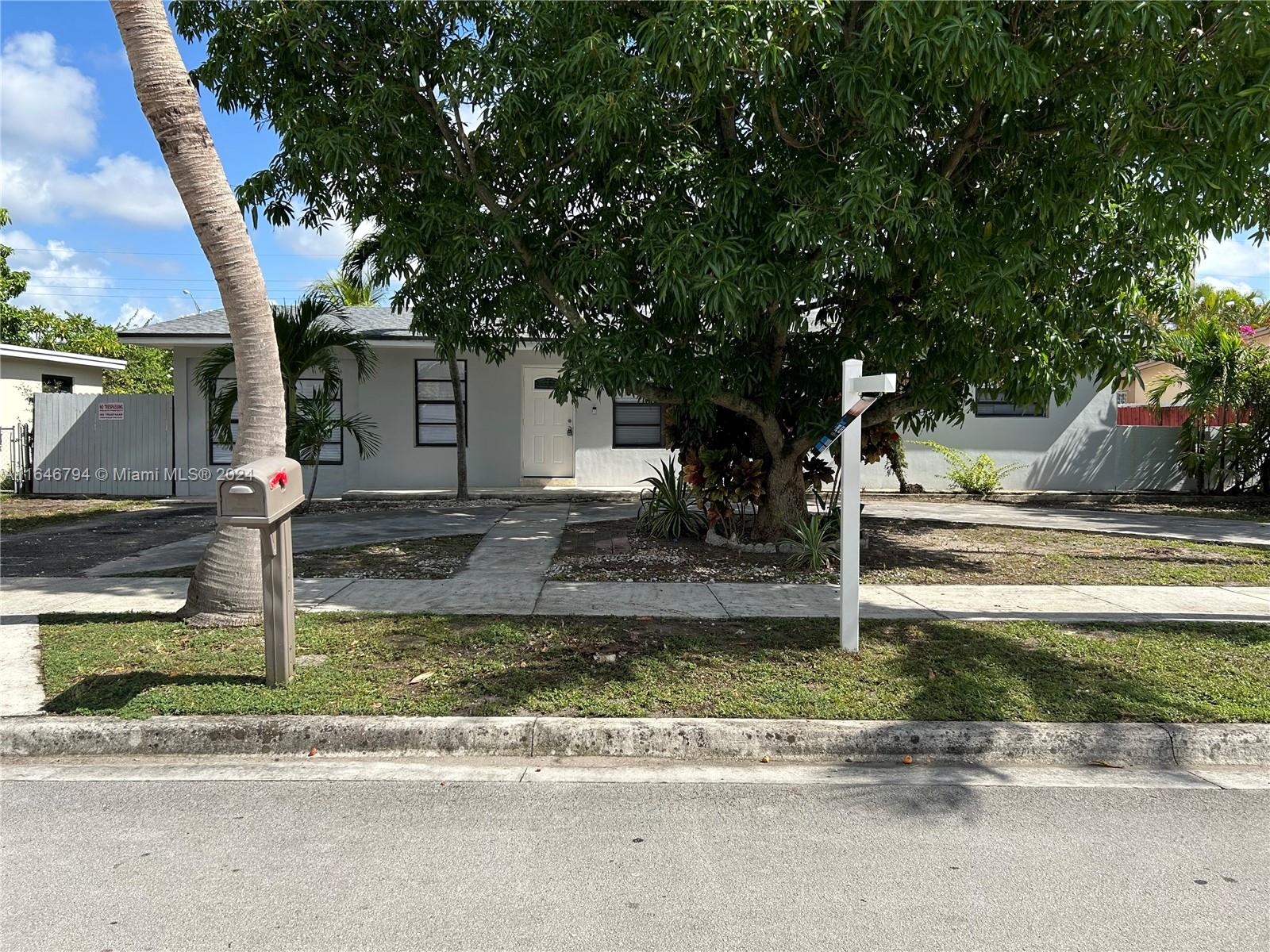 735 W 73rd Pl, Hialeah, Florida image 2