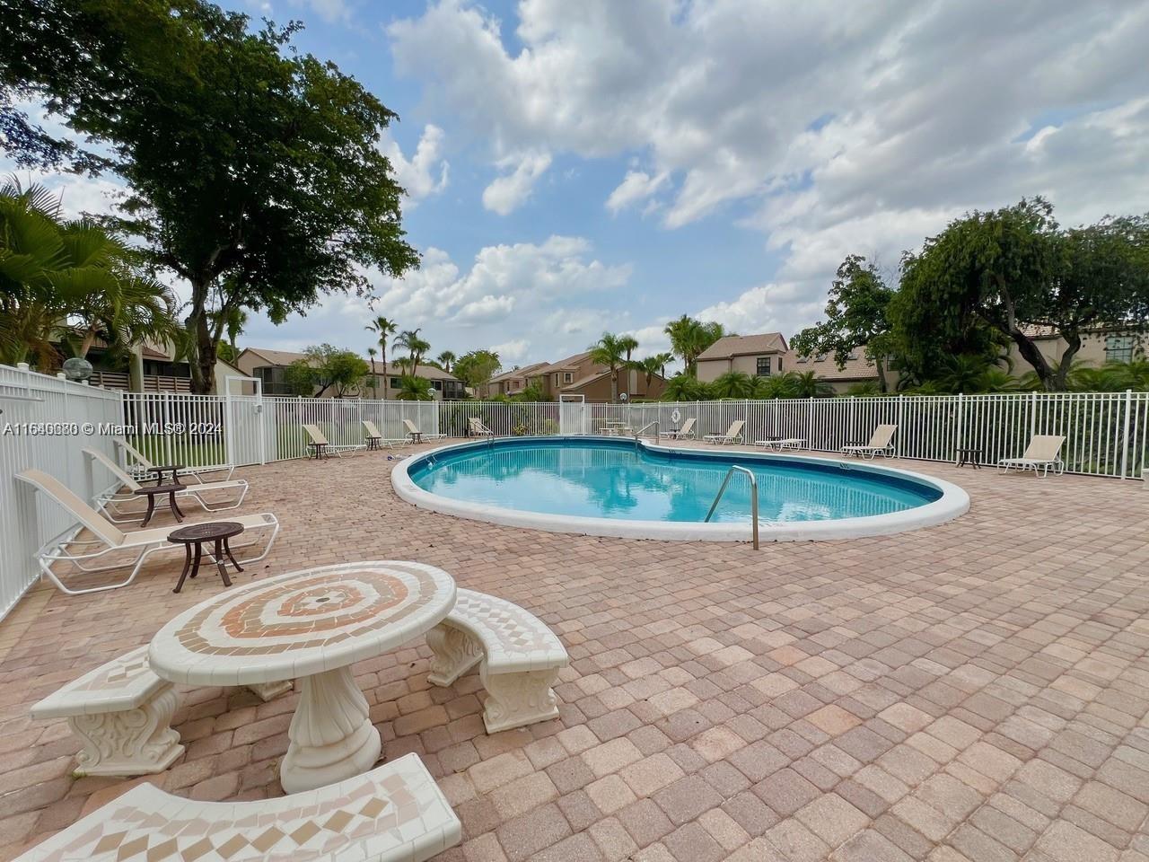 1674 Cypress Pointe Dr #3B, Coral Springs, Florida image 17