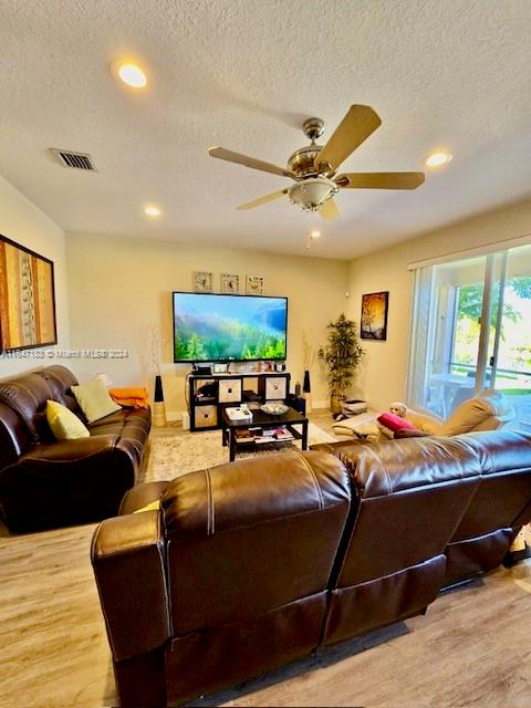 1587 Winterberry Ln, Weston, Florida image 26