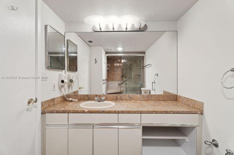 1627 Brickell Ave #1806, Miami FL 33129