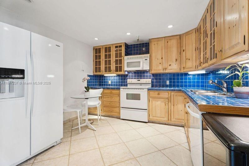 1627 Brickell Ave #1806, Miami FL 33129