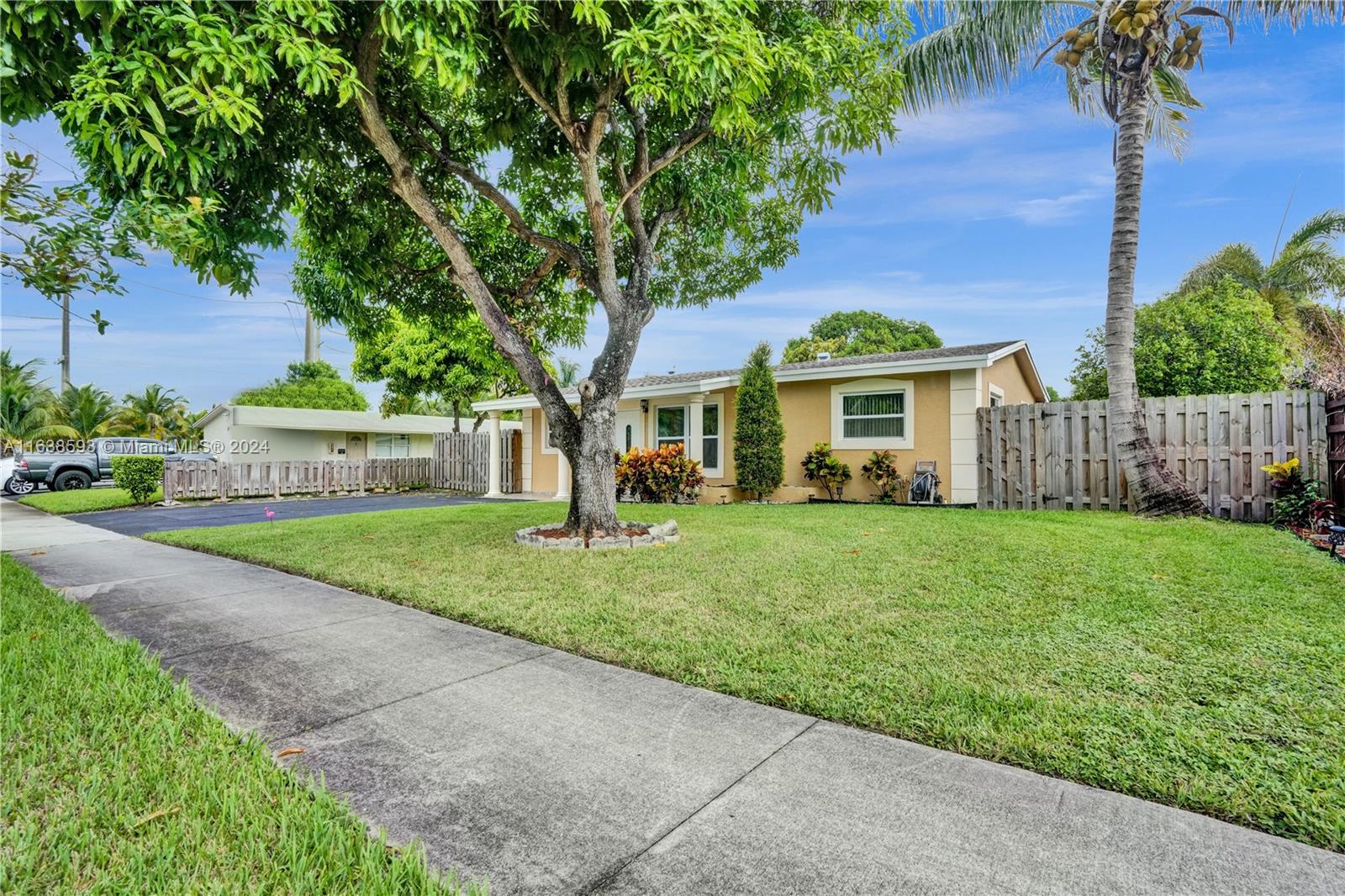 791 NW 38th St, Oakland Park, Florida image 15