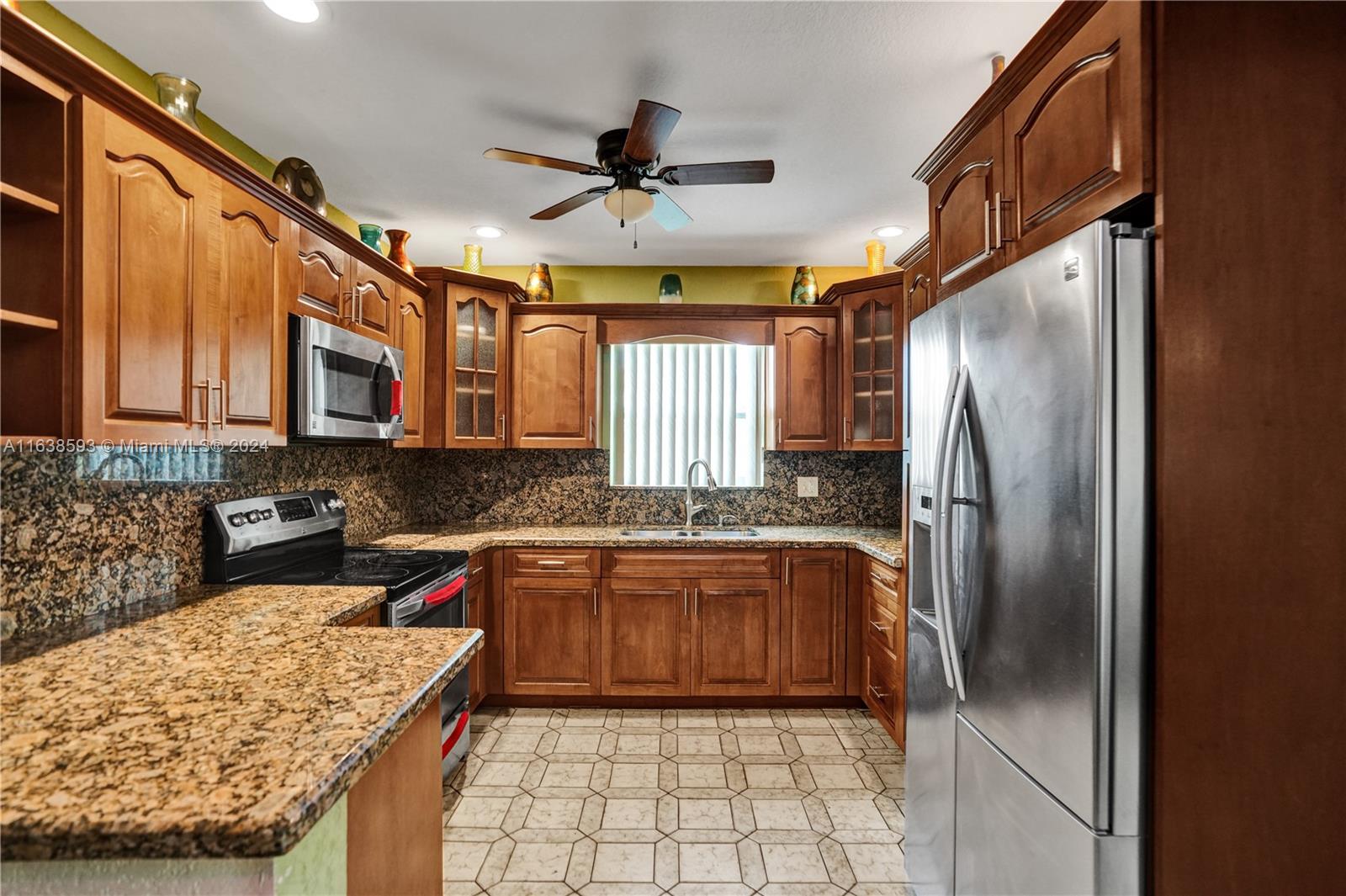 791 NW 38th St, Oakland Park, Florida image 3