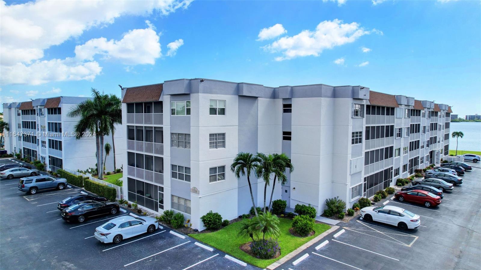 1516 S Lakeside Dr #411, Lake Worth, Florida image 2