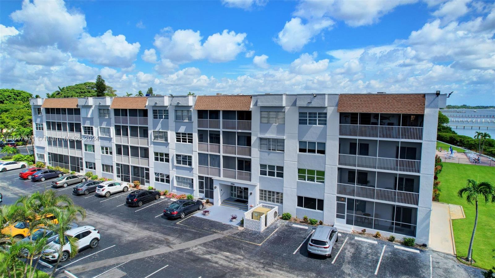 1516 S Lakeside Dr #411, Lake Worth, Florida image 37