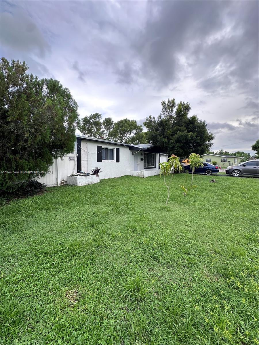 3420 NW 41st St, Lauderdale Lakes, Florida image 1