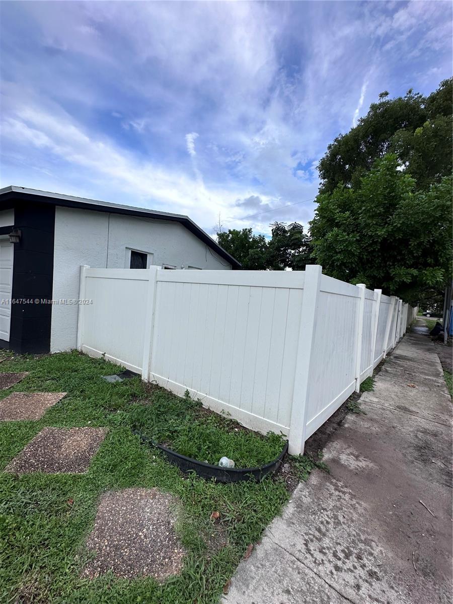 3420 NW 41st St, Lauderdale Lakes, Florida image 4