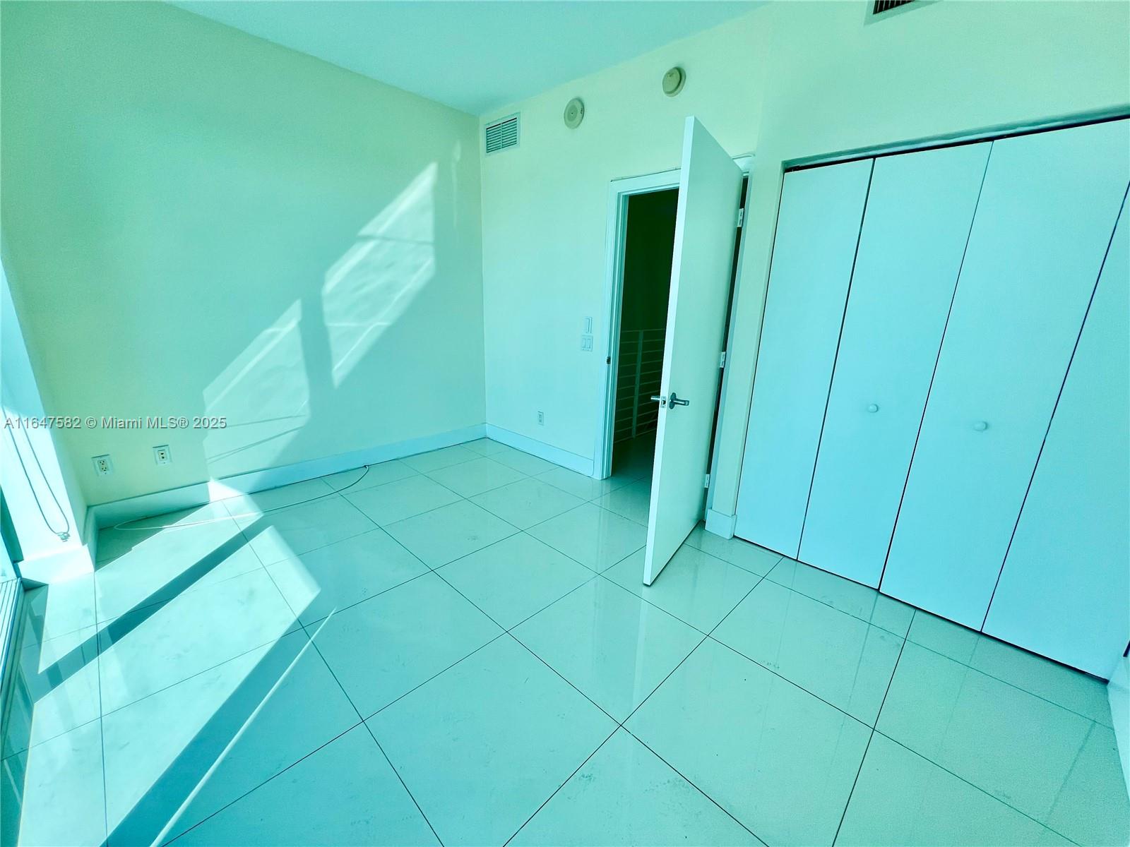 60 SW 13th St #1611, Miami FL 33130